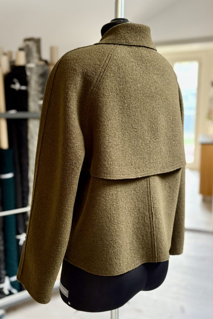 Lodenjacke Olive 3 Lodenjacke Olive 3